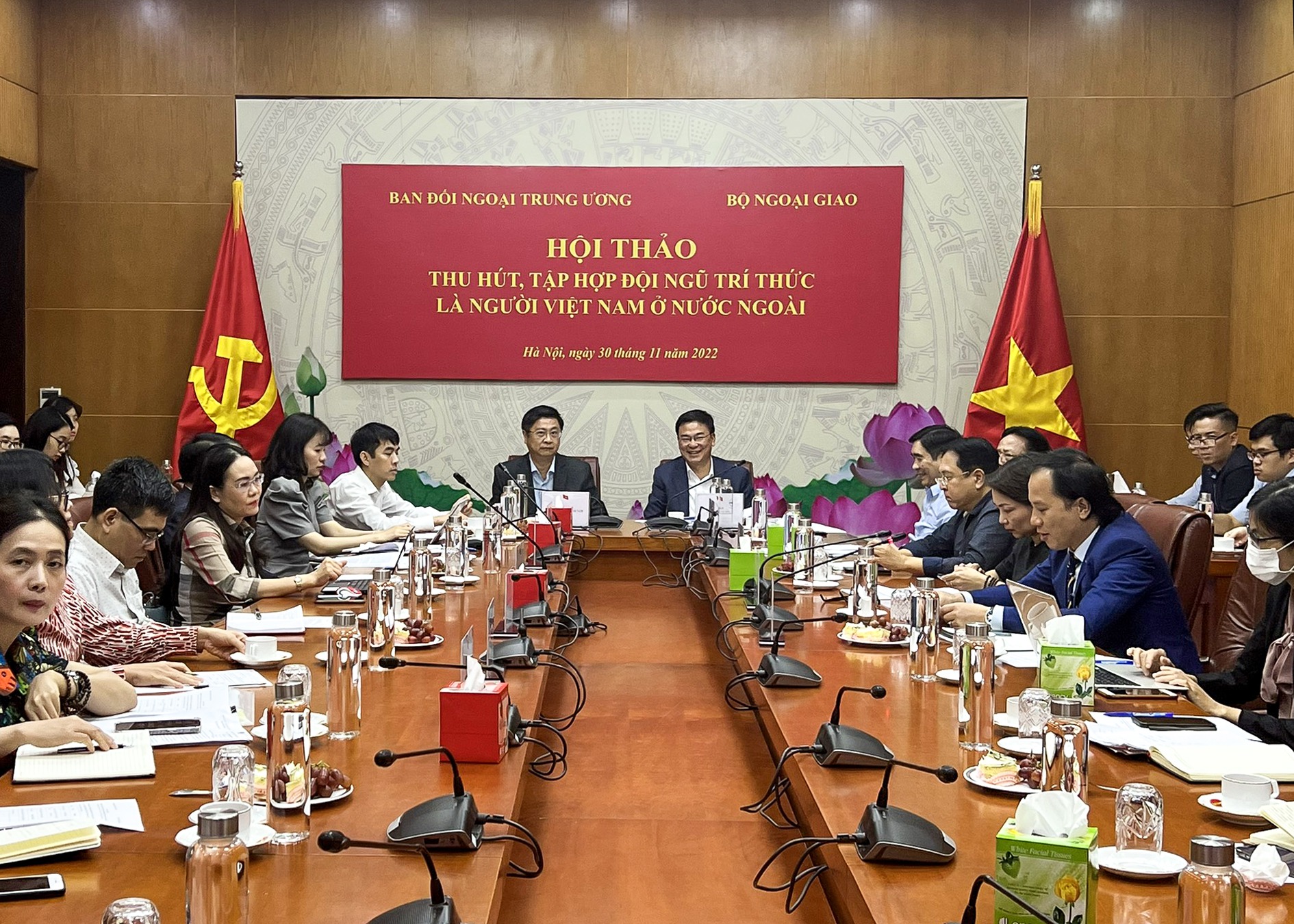 Tiếp tục đẩy mạnh vai trò của văn hóa trong công tác thu hút, tập hợp đội ngũ trí thức là người Việt Nam ở nước ngoài