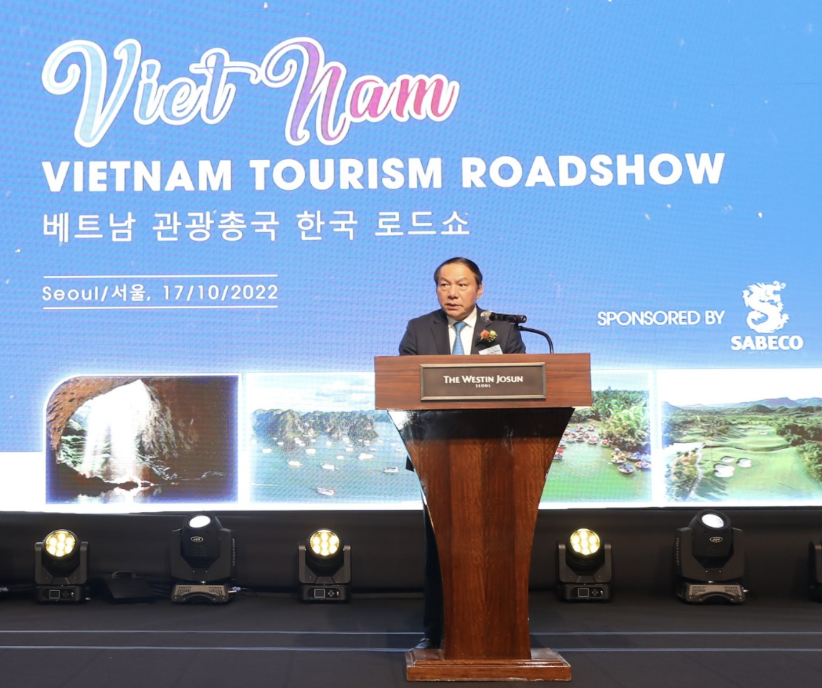 Bộ trưởng Nguyễn Văn Hùng: Định hướng du lịch Việt Nam phát triển theo hướng bền vững