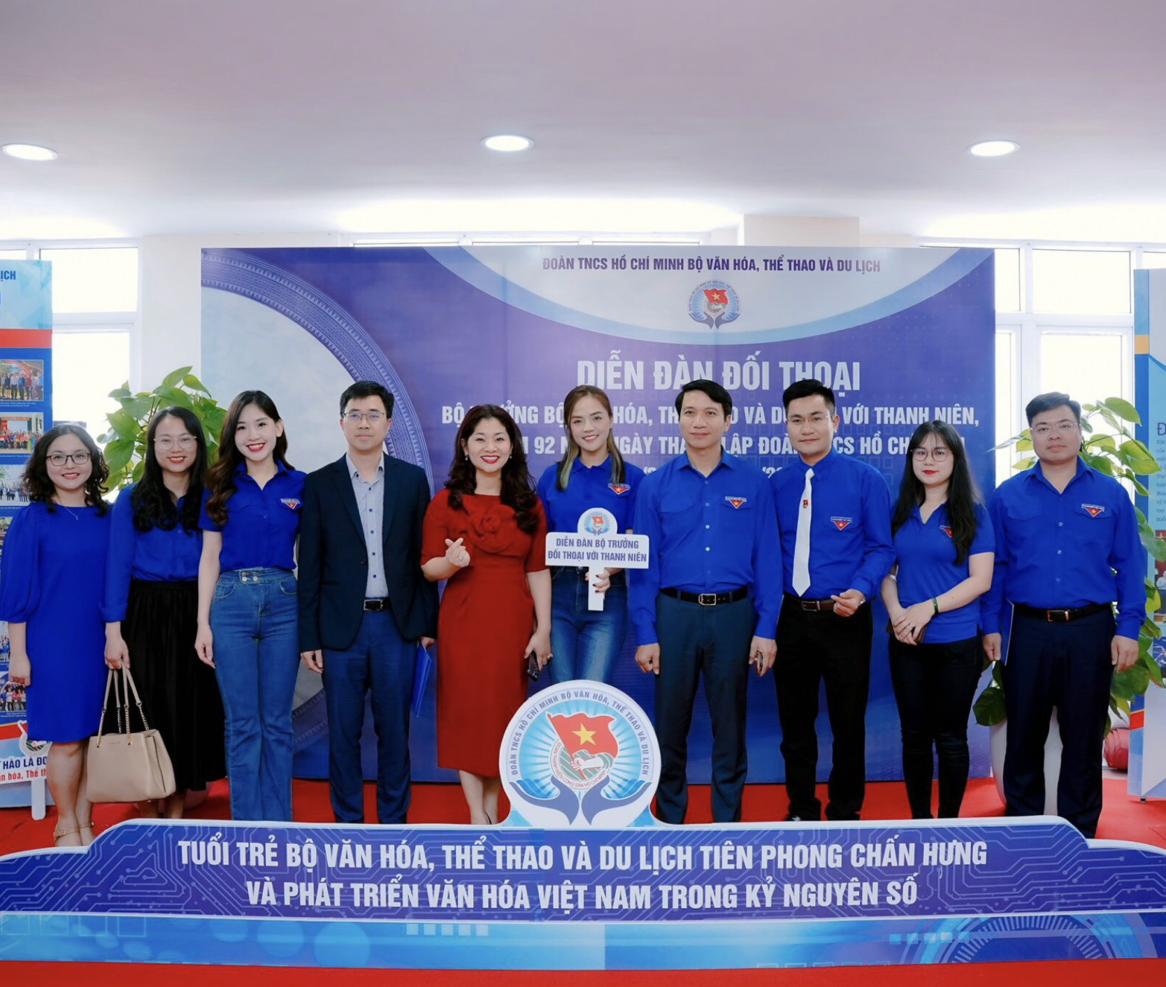 Bộ trưởng Nguyễn Văn Hùng đối thoại với thanh niên: Đoàn Thanh niên Cộng sản Hồ Chí Minh là đội dự bị chiến đấu của Đảng, là chỗ dựa vững chắc của Lãnh đạo Bộ Văn hóa, Thể thao và Du lịch