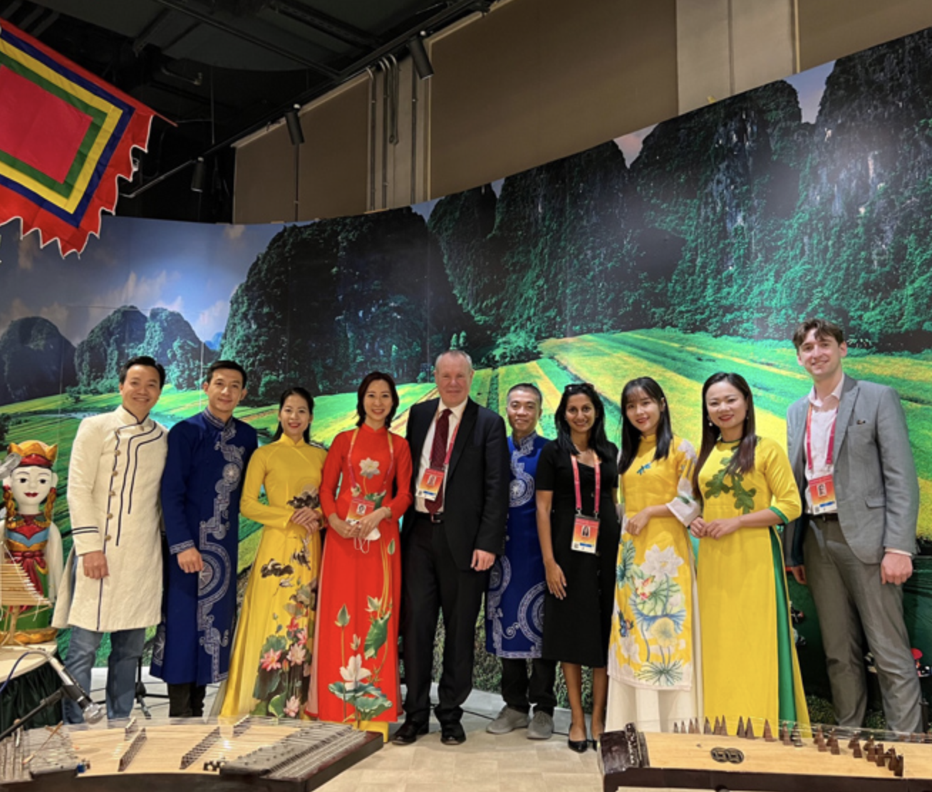 Quốc vụ khanh phụ trách Bắc Ireland thuộc Vương quốc Anh thăm Nhà Triển lãm Việt Nam tại EXPO Dubai
