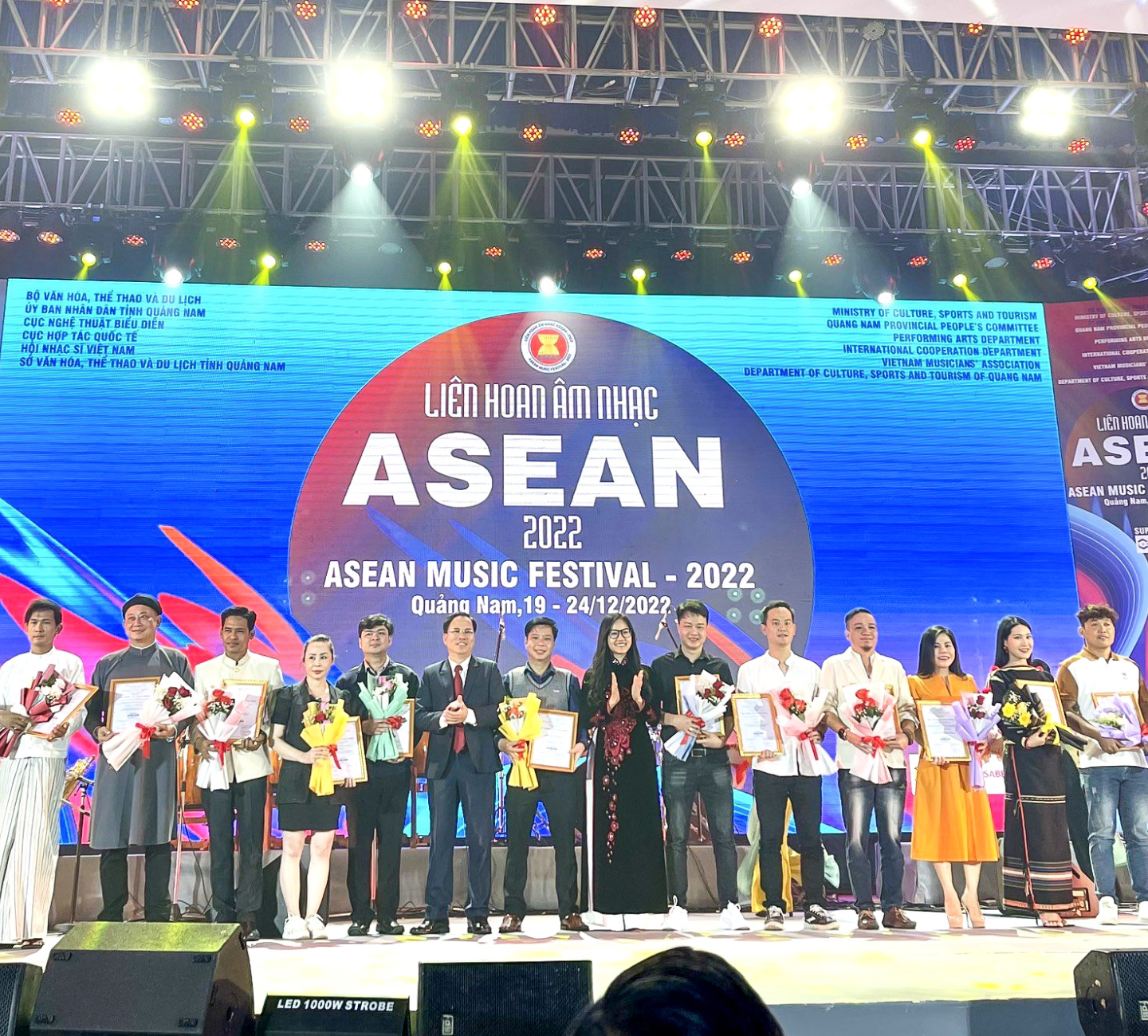 Bế mạc Liên hoan Âm nhạc ASEAN 2022: Đoàn kết, sáng tạo, cùng nhau lan tỏa bản sắc ASEAN