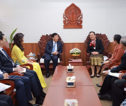 Hội đàm giữa Bộ trưởng Văn hóa Thể thao và Du lịch Việt Nam và Bộ trưởng Bộ Giáo dục và Thể thao Lào