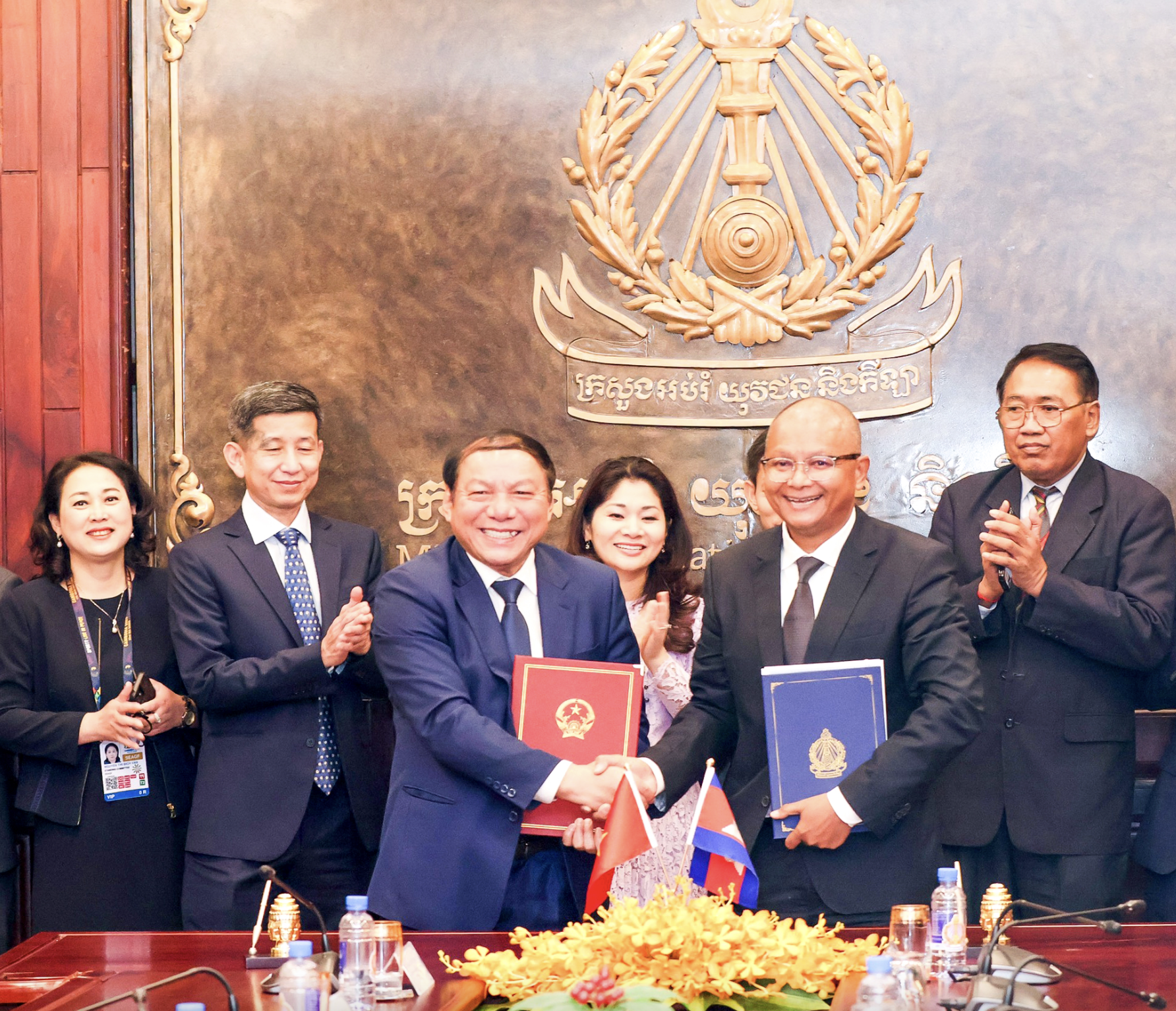 Việt Nam-Campuchia ký Thỏa thuận hợp tác thể dục, thể thao